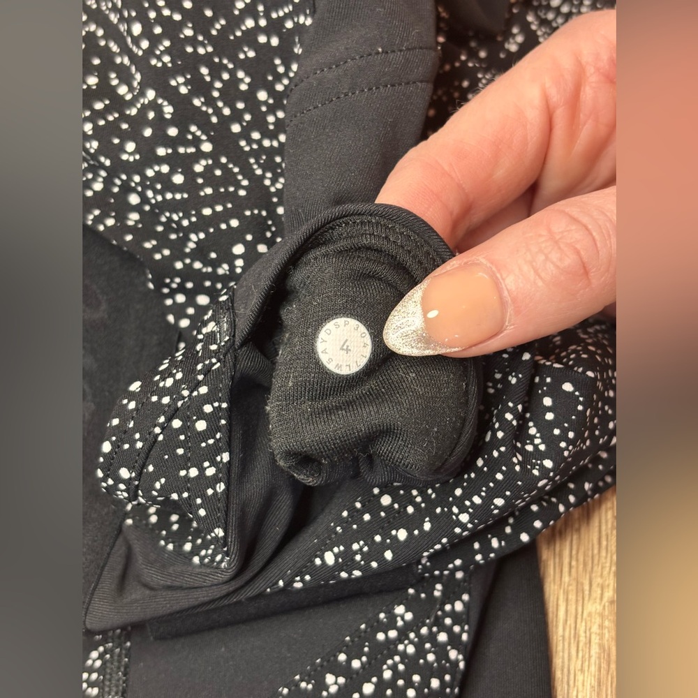 Lululemon Box It Out Legging - Picture 7 of 7